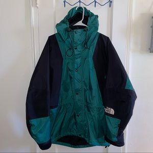 THE NORTH FACE Vintage Mountain Light Jacket
